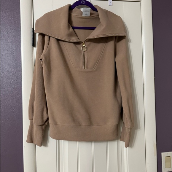 Varley Vine Half Zip, NWOT - Picture 2 of 5